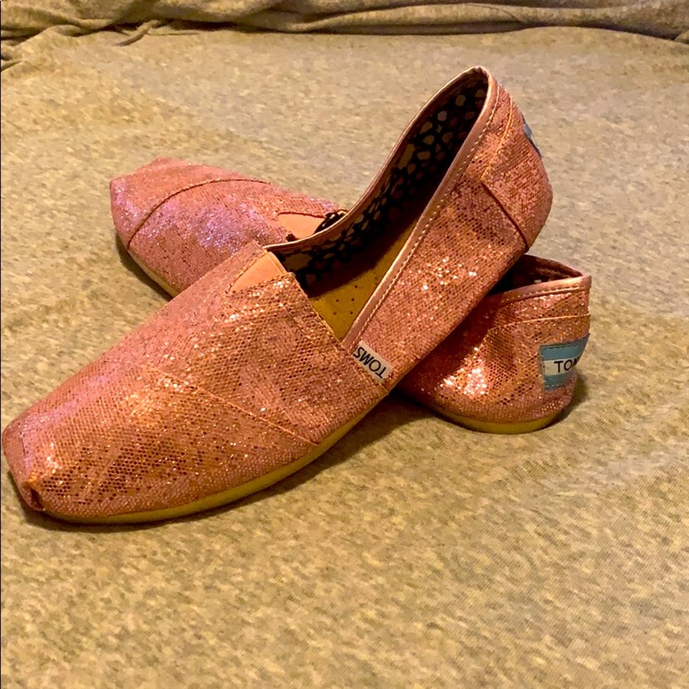 Toms Shoes